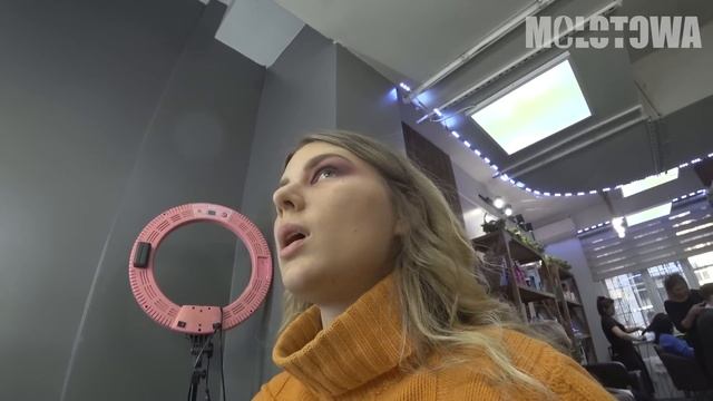 ВИЗАЖИСТ ХАМИТ В ТРЕШ-САЛОНЕ ? / АНТИСАНИТАРИЯ / Треш-обзор салона красоты в Казахстане смотреть онлайн