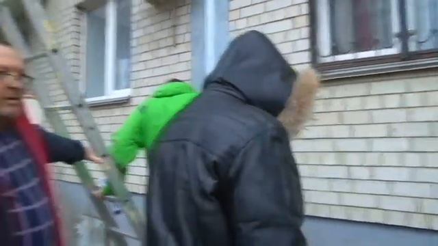 Конфликт собственников недвижимости на ул. Навашина перерос в драку смотреть онлайн