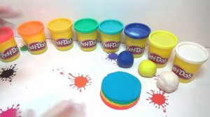 Пластилин Плей До. Видео для детей.  Лепим праздничный торт из пластилина Плей До и украшаем M&Ms.