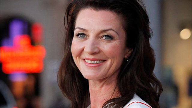 MICHELLE FAIRLEY смотреть онлайн