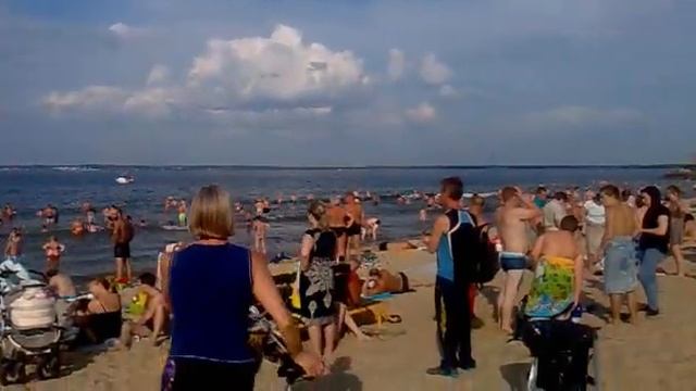 Таллинн, пляж на Пальясааре, 7 часов вечера, 27 июля 2014г. смотреть онлайн