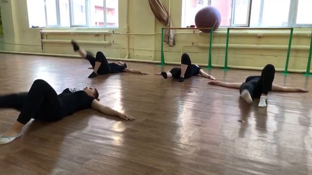 Стретчинг от группы поддержки TURBO Show смотреть онлайн