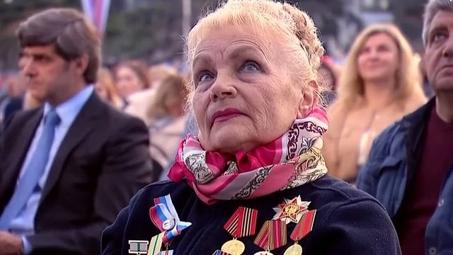 Ярослав Сумишевский и Катрин Манандаза (Франция) "В лесу прифронтавом" смотреть онлайн