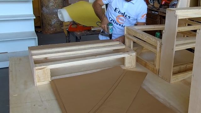 Construindo Duas Poltronas Simples.