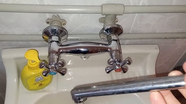 Очень удобный гусак к смесителю. смотреть онлайн