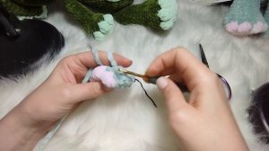 Динозаврик крючком из плюшевой пряжи(1.ч)|Игрушка амигуруми крючком