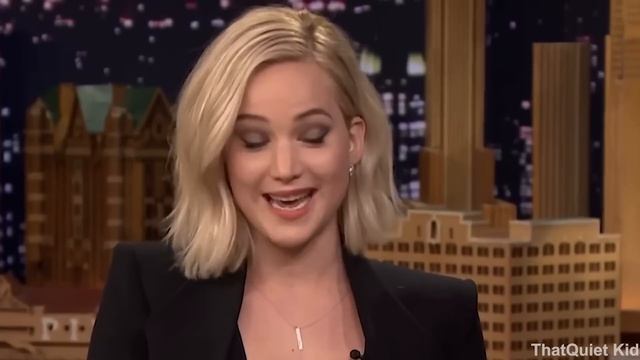 The Jennifer Lawrence is not embarrassed to embarrass herself? смотреть онлайн