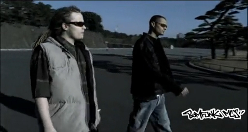 Bomfunk MCs feat. MaxC - Live Your Life (480p) смотреть онлайн