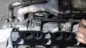 Сломаны вихревые заслонки ОМ642 Mercedes. Впускной коллектор. Вихревые заслонки 642 и их удаление