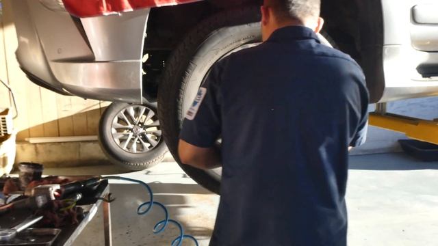 2017 LEXUS GX460 FRONT AND REAR ROTOR AND BRAKE REPLACEMENT смотреть онлайн
