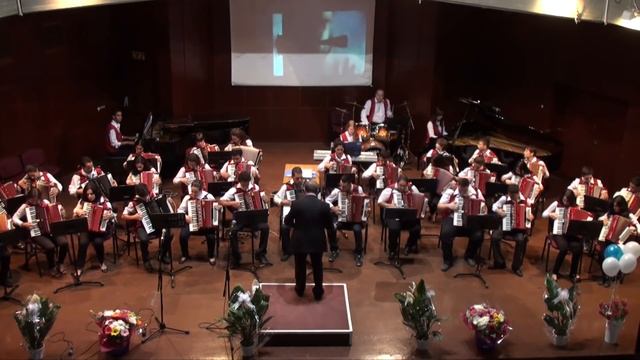 Victor Derenboim Accordion Orchestra-Pirates of the Caribbean смотреть онлайн
