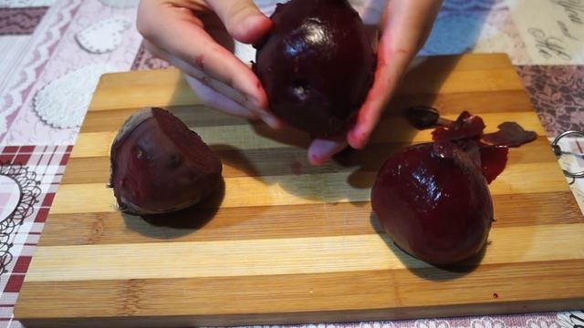 Съедят за минуту! Необыкновенно вкусный САЛАТ из обычной СВЕКЛЫ! смотреть онлайн