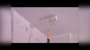 Как красить потолок валиком водоэмульсионной краской
