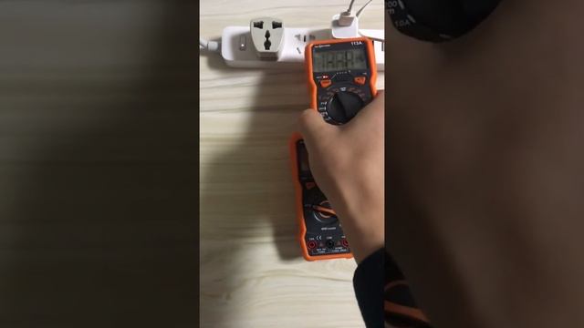 Multímetro Richmeters RM 113D - Com medidor de voltagem AC/DC e faixa automática de 6000 contagens смотреть онлайн