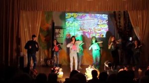 Воспитанники дома детского творчества флешмоб "Дискотека 90х". Мамоново.