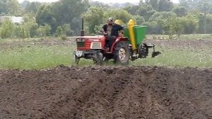 японский минитрактор посадка картофеля