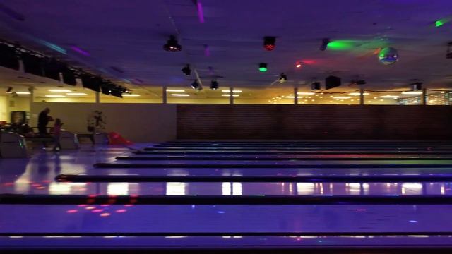 Bowling at The Alley | Deep Creek Lake, Maryland смотреть онлайн