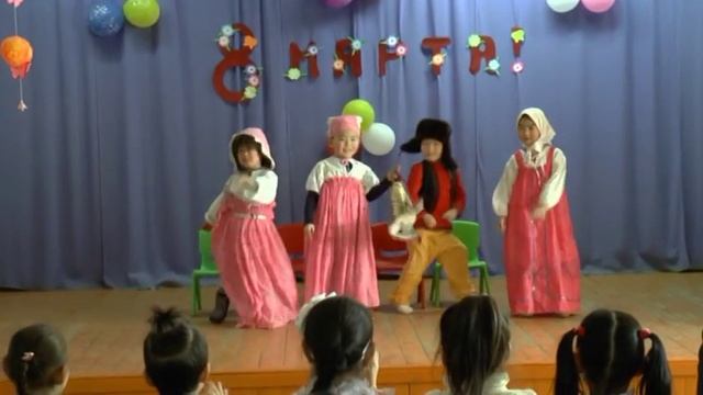 танец "Бабушки старушки" 8 марта 2016 смотреть онлайн