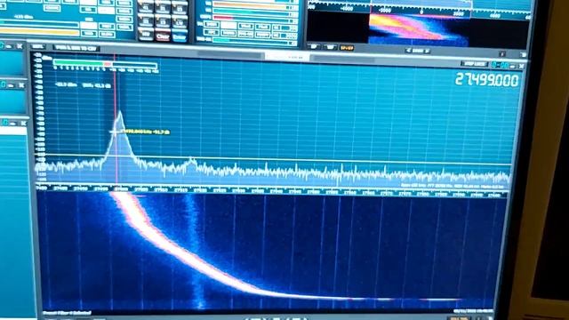 FT-897 emissions on HF while TX on VHF смотреть онлайн
