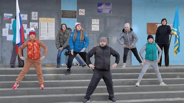 «Болеем за наших!» смотреть онлайн