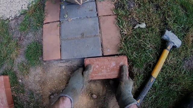 Building an Unconventional Garden Path - Part 1: Digging & Laying смотреть онлайн