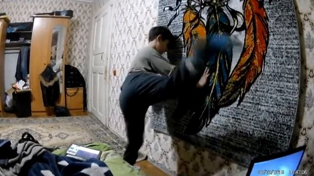 Поперечный шпагат за три минуты смотреть онлайн