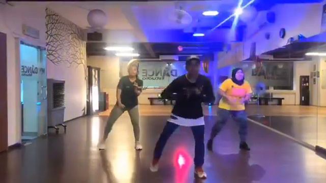 Con Calma Daddy Yankee ft Snow смотреть онлайн