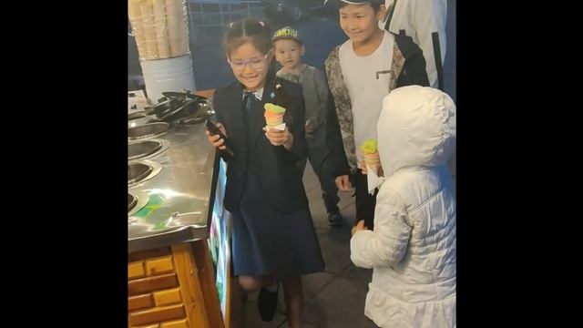 VLOG/РАСПАКОВКА АЙПАДА/СТЕЙК НА ГРИЛЕ/ЗНАМЕНИТОЕ ТУРЕЦКОЕ МОРОЖЕНОЕ/НАШЛИ УЛИТКИ В РЕЧКЕ смотреть онлайн