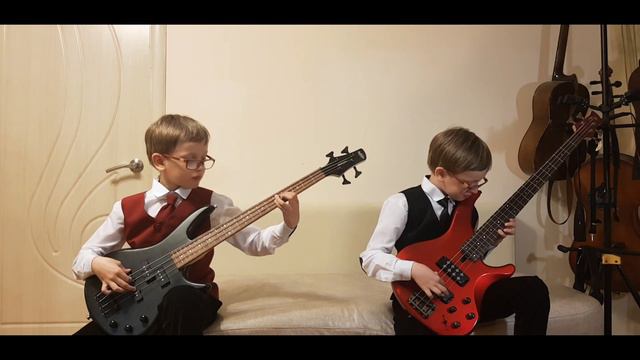 Олег Анофриев - "Есть только миг" Boris Ushakov Bass cover Teacher: Koldushako Vadim Alexandrovich смотреть онлайн