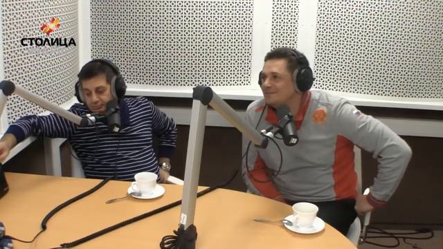 "На своем поле": В мире высоких скоростей, или Бывших автогонщиков не бывает! смотреть онлайн