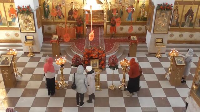 Пятница Светлой седмицы. Иконы Божьей Матери "Живоносный Источник". смотреть онлайн