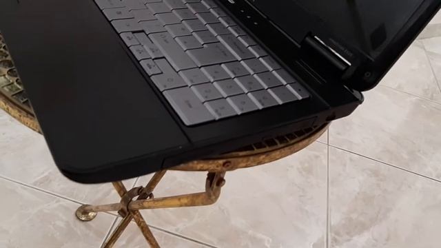 eMachines E525 смотреть онлайн