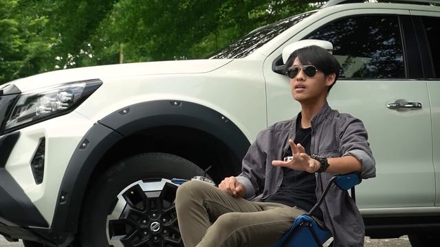 SIT DOWN, PLEASE 08| NAVARA VL 4WD สมรรถนะการันตี ราคาดีจับต้องได้ смотреть онлайн
