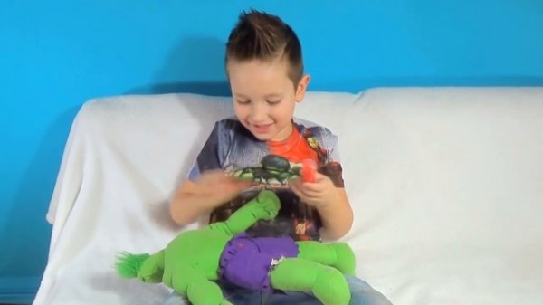 УКОЛ ХАЛКУ Тим ДЕЛАЕТ  УКОЛ мягкой игрушке