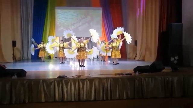 танец "Мы за мир на всей земле!"МДОБУ детский сад №14 в исполнении воспитателей смотреть онлайн