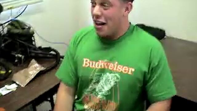 Guy snorts a line of cayenne pepper смотреть онлайн