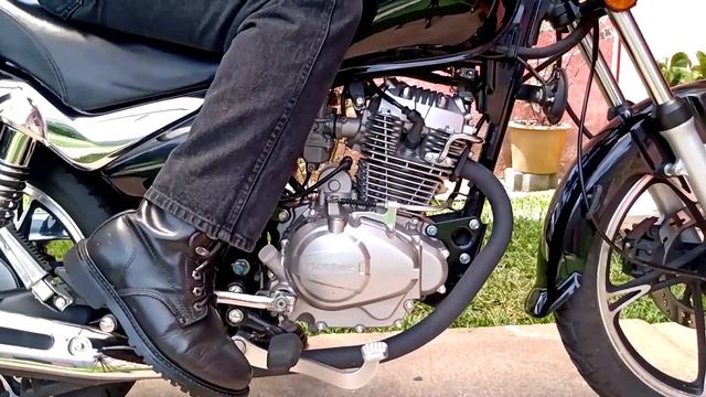 Cómo encender la moto con la patada (Pedal de arranque) смотреть онлайн
