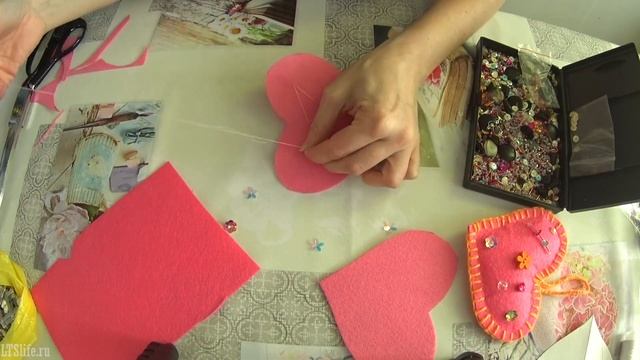 Мастер класс шьем сердечко из фетра своими руками! На 8 марта для любимых мамочек! Валентинка! смотреть онлайн