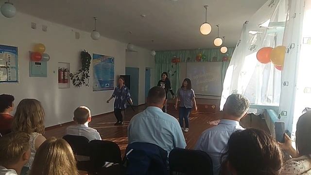 Танец на вечер встречь 8(9) и 11(выпускница) смотреть онлайн