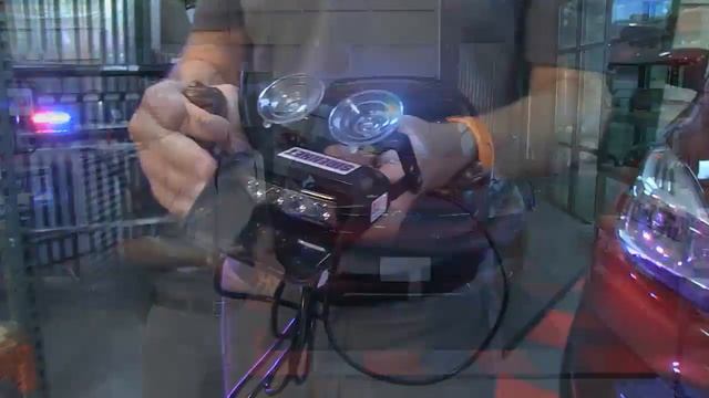 Sirennet SNDL1 & SNDL2 LED Windshield Lights on Ford Escape смотреть онлайн