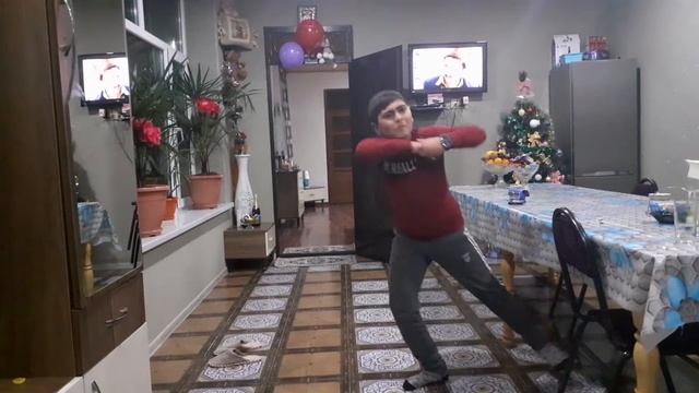 УЧУ СВОЕГО МЛАДШЕГО БРАТА В ИНДИЙСКИЙ ТАНЕЦ ? смотреть онлайн