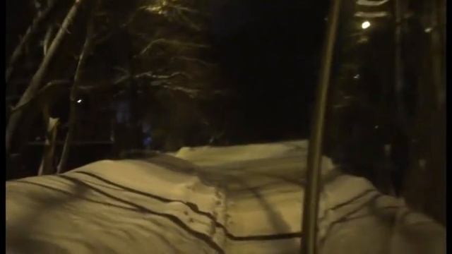 По городу на горных лыжах! смотреть онлайн