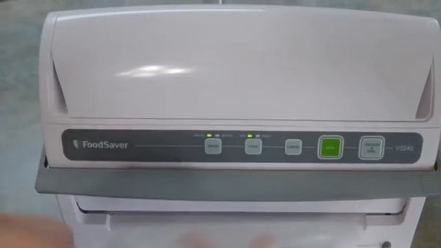 Foodsaver V3240 Vacuum Sealer Real World Usage смотреть онлайн
