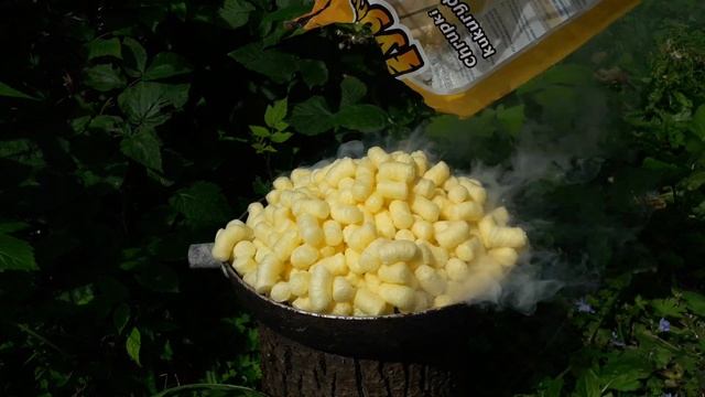 Gas burner VS corn sticks /Газовая горелка против кукурузных палочек. смотреть онлайн