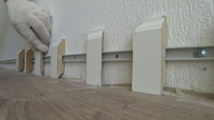 Как легко и просто идеально установить плинтус МДФ на оригинальный крепёж направляющей. Лайфхак.