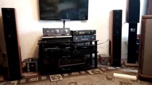 WHARFEDALE EVO 4.2. Сравнение звучания на стойках и без них