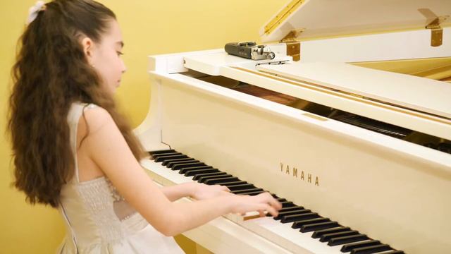 Akira Yuyama. Baumkuchen (Prăjitura) смотреть онлайн