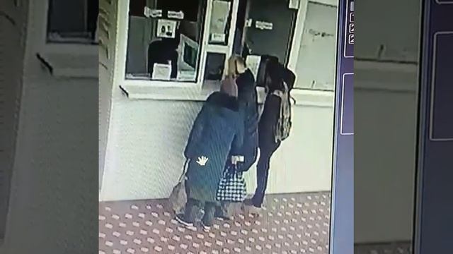 В Северодонецке на Автостанции украли бокс для помощи смотреть онлайн