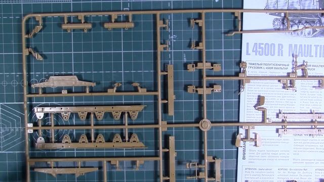 Обзор Sd.Kfz. 4 Mercedes-Benz L4500R Maultier 1\35 (Zvezda) смотреть онлайн