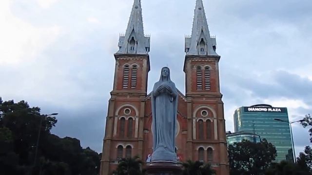 Saigon Notre-Dame Basilica - Place in city смотреть онлайн